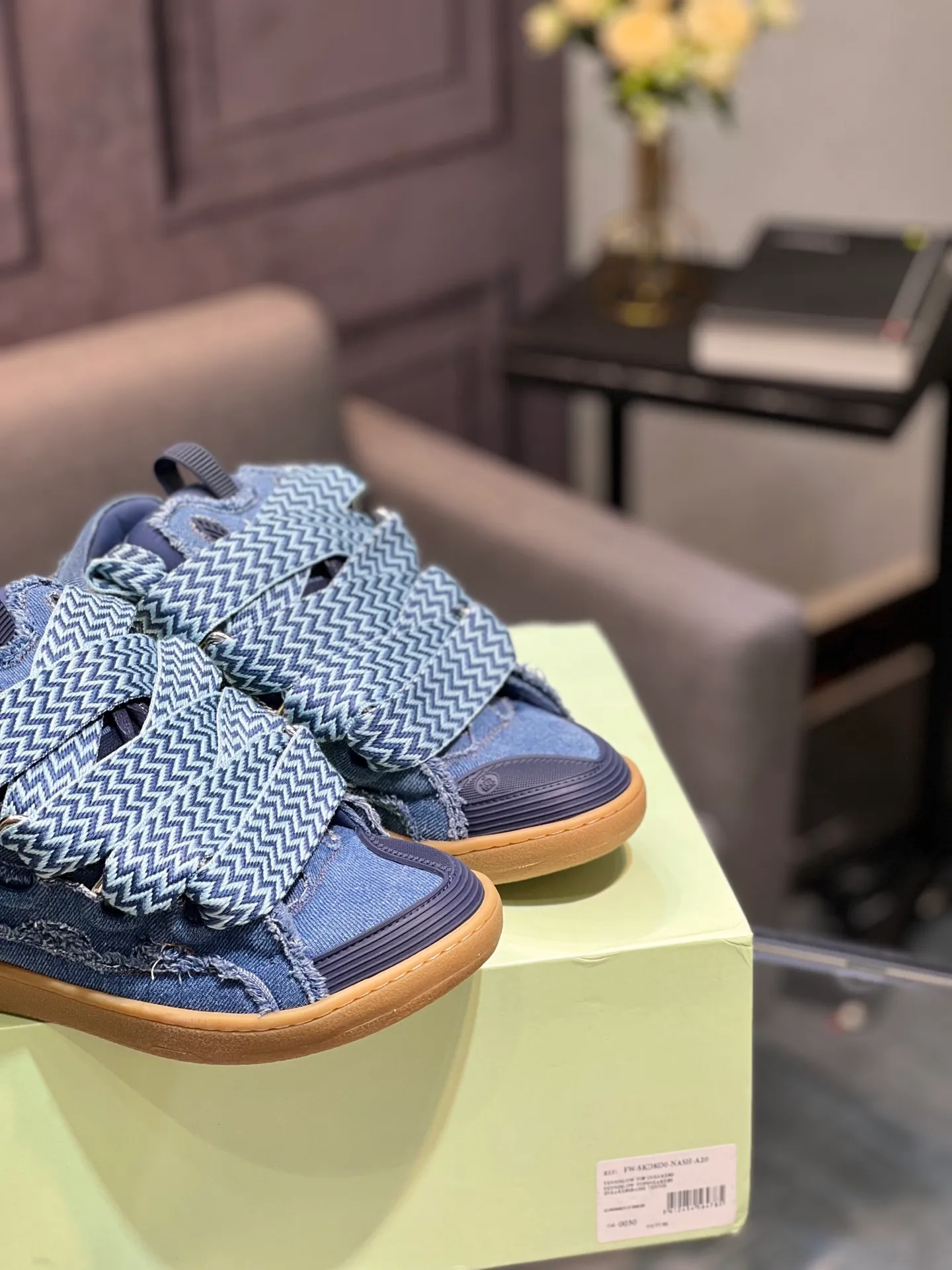 Men's men's shoes💰780 [LANVIN] Latest lace-up fashionable casual sneakers for couples High-quality CLAY couple series‼ ️ The latest trendy products of the season 🌈Many bloggers have planted grass and purchased the original open-mold customization. The upper and outsole are sewn with mark threads without edge sealing. Multiple material splicing combination design. Very versatile for fashionable and casual wear. Comfortable on the feet. Recommended for self-retention (upper cowhide + cow suede + breathable mesh) inner foot pad cowhide exclusive original open-mold clear logo rubber outsole ⚠️36-44 yards (45 custom-made)